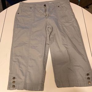 Army green women’s capri pants